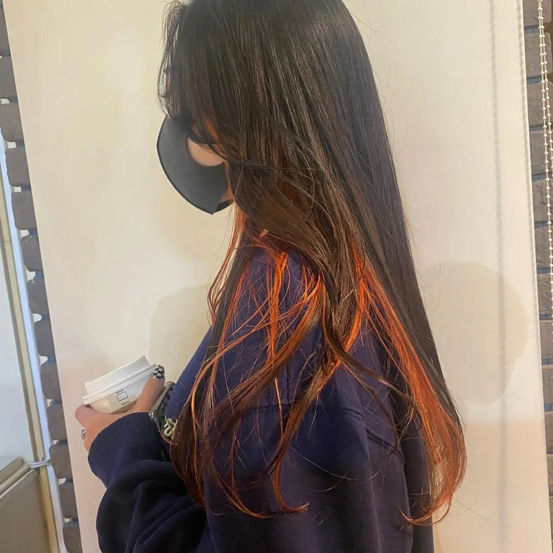 ロング カラー ヘアアレンジ メンズ キッズ ネイル マツエク・マツパ メンズインナーカラー インナーカラー オレンジ カラーマツエク オレンジ ウルフカット モデル募集中!ミカのヘアスタイル