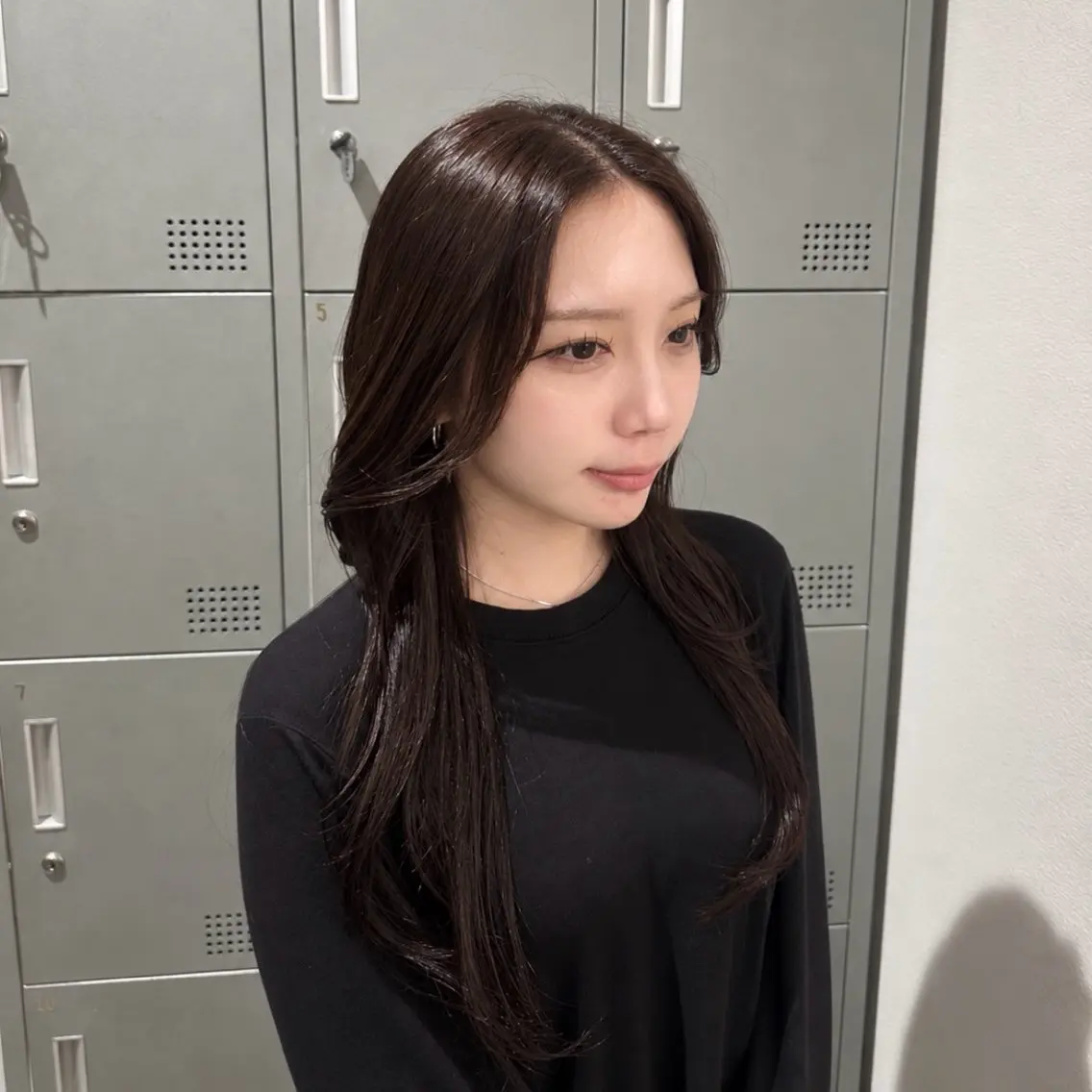 ロング カラー ブラウンカラー チョコレートブラウン カット ヘアカラー 透明感カラー/韓国風 レイヤー/あゆみのヘアスタイル