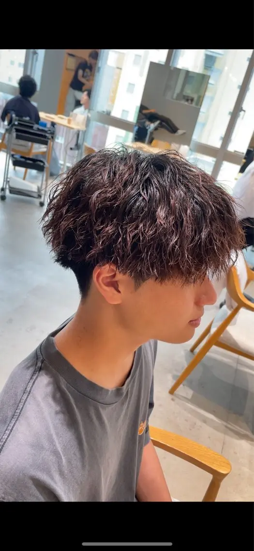 ミディアム パーマ メンズ パーマ ナカムラ ツバサのヘアスタイル