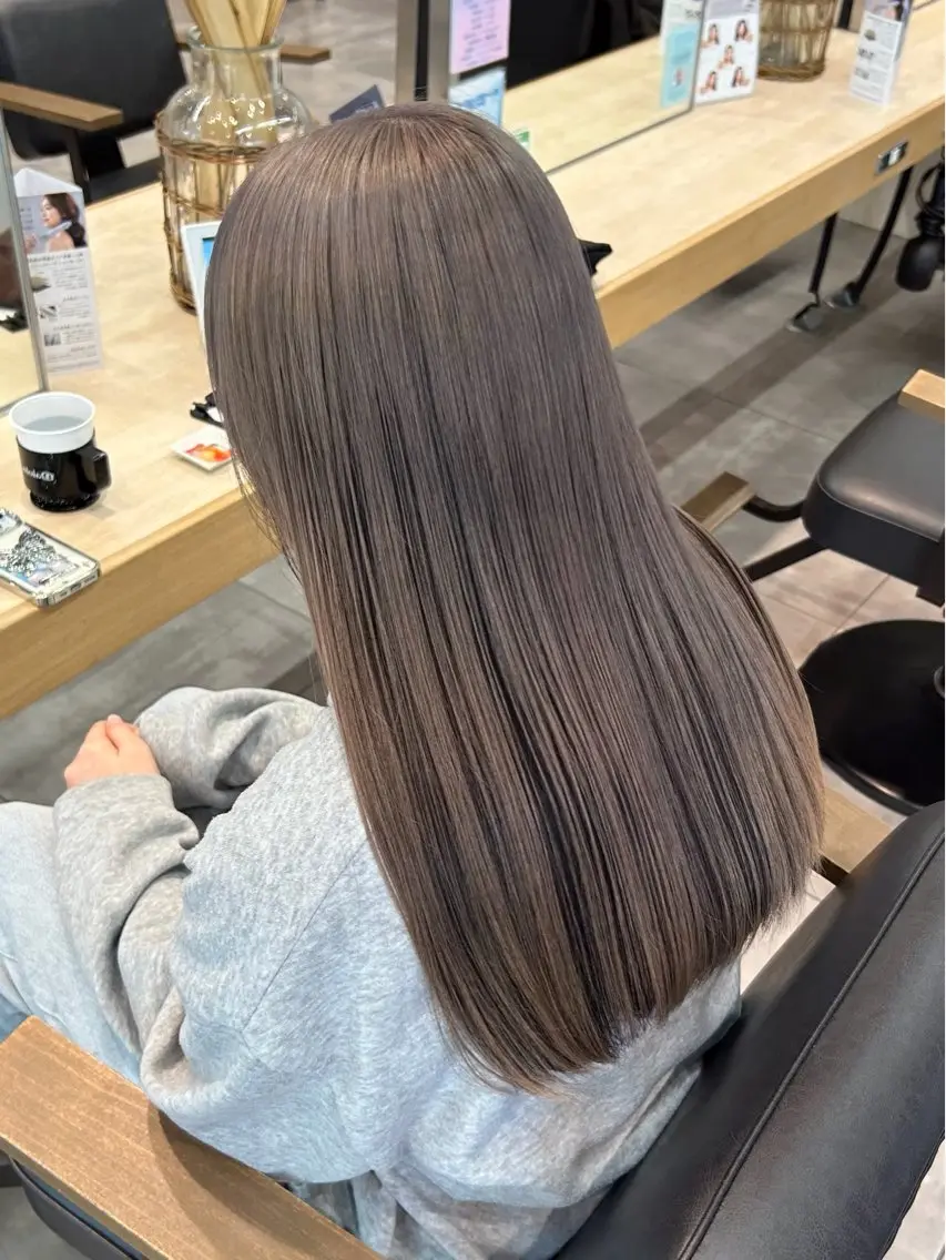 🩶【ミニモ限定】透明感グレージュカラー🩶先着30名限定‼️赤みを抑え柔らかい印象に✨ブリーチなしで透明感たっぷり🫧の写真