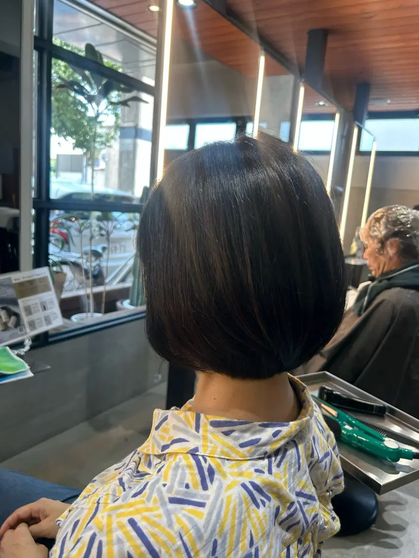 ミディアム カラー カット ヘアカラー トリートメント 艶カラー/ベージュ/ ショート/安岡哲兵のヘアスタイル