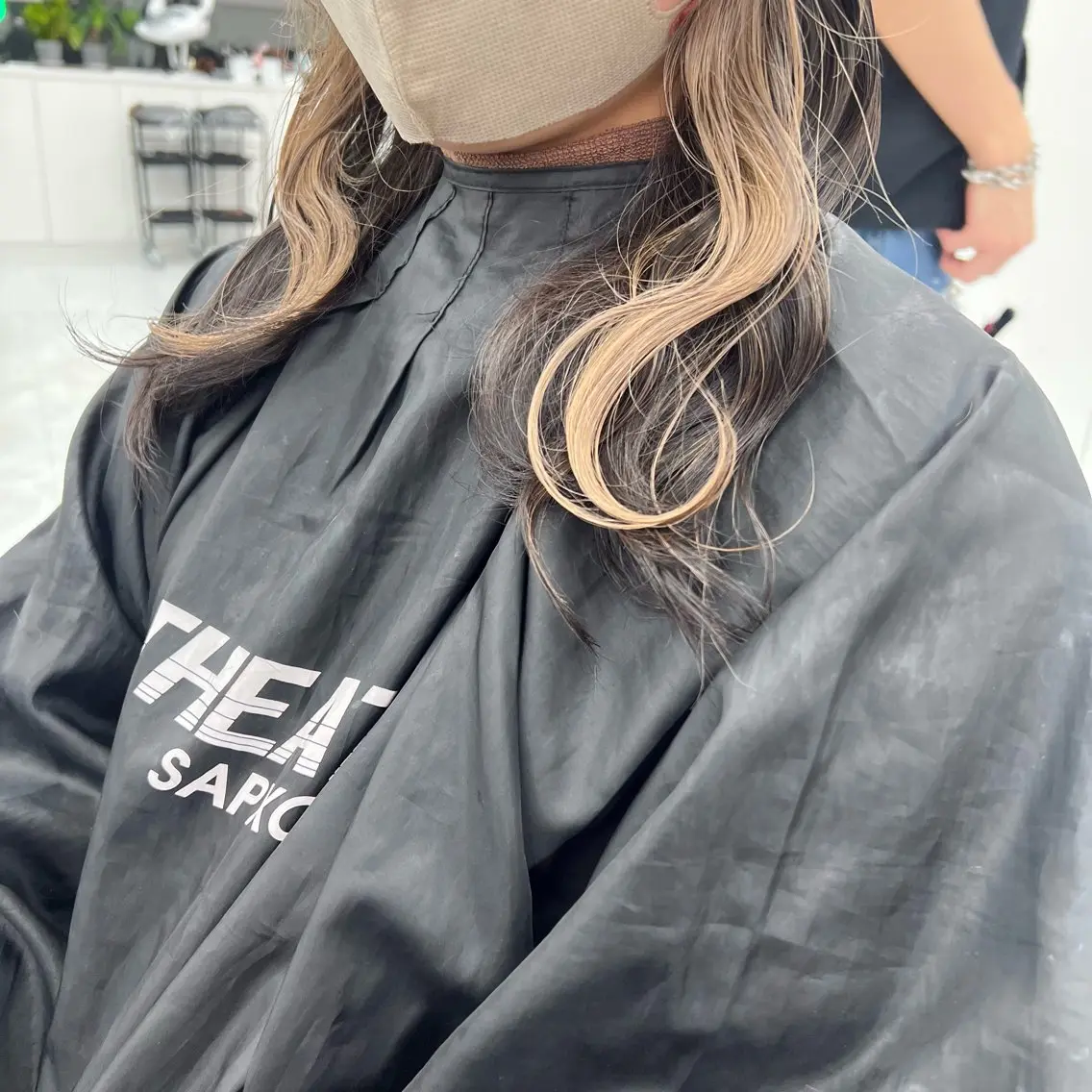 ミディアム カラー ヘアカラー トリートメント ヘッドスパ ヘアセット 韓国スタイル🇰🇷 トレンドレイヤー🪡のヘアスタイル
