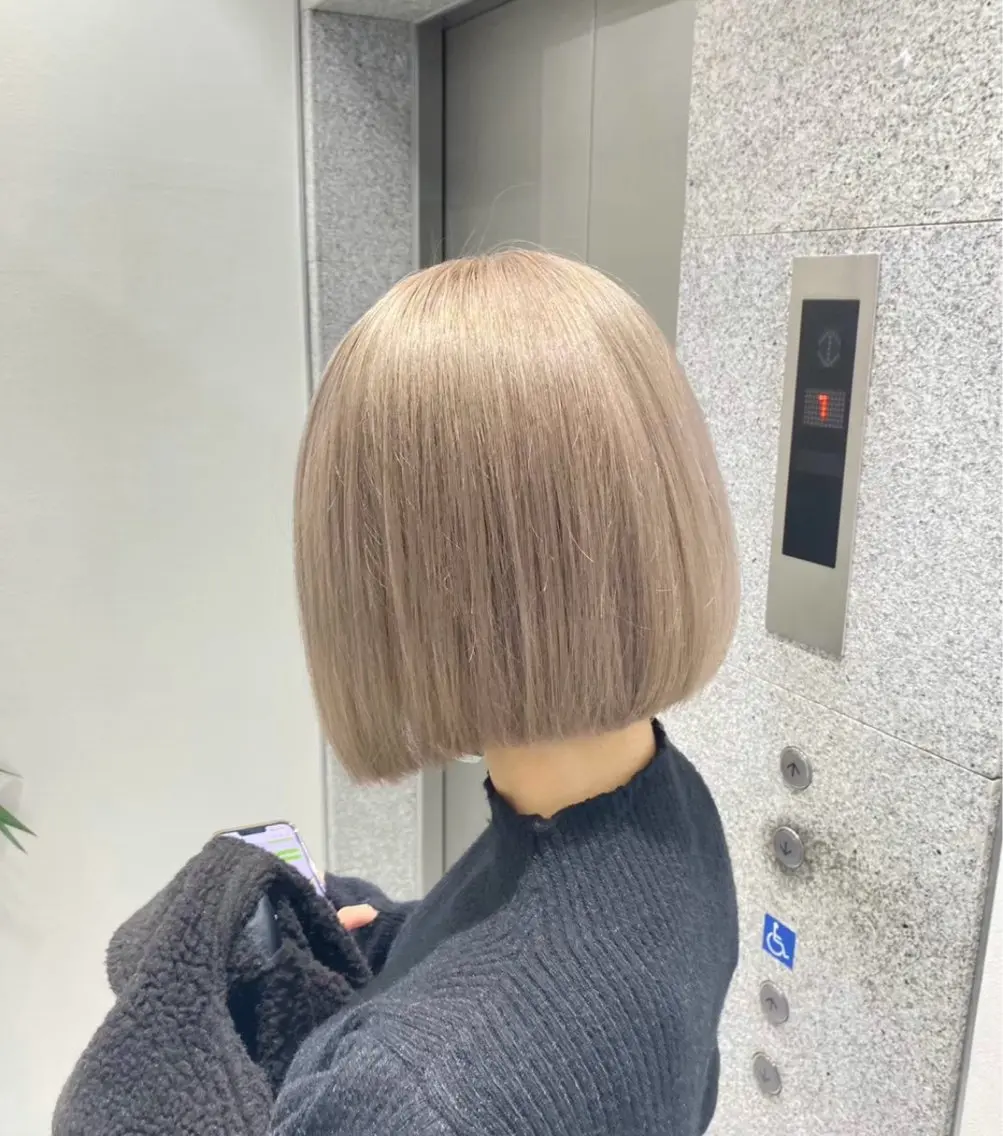 セミロング カラー ヘアアレンジ ベージュカラー ブロンド ブロンドベージュ 透明感カラー ハイトーンカラー 🫧モテる💗ダメー ジレスハイトーン🫧のヘアスタイル