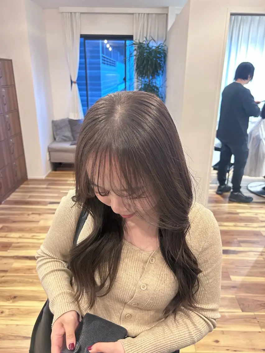 ロング ANs. YUIのヘアスタイル