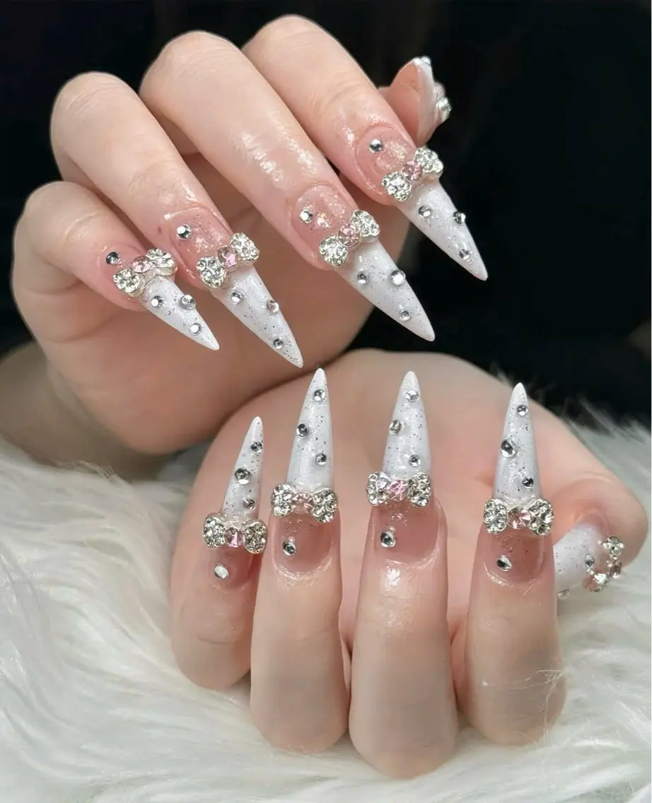 ネイル アートネイル ボルドー フレンチネイル ジェルネイル 氷ネイル・うるうるネイル ハンドネイル Julie NailSalonのネイルデザイン