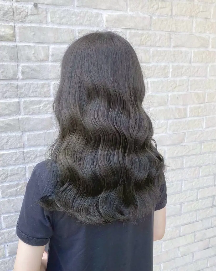 セミロング カラー ヘアカラー トリートメント 🫧透明感 ×艶🫧 吉田 陽菜のヘアスタイル