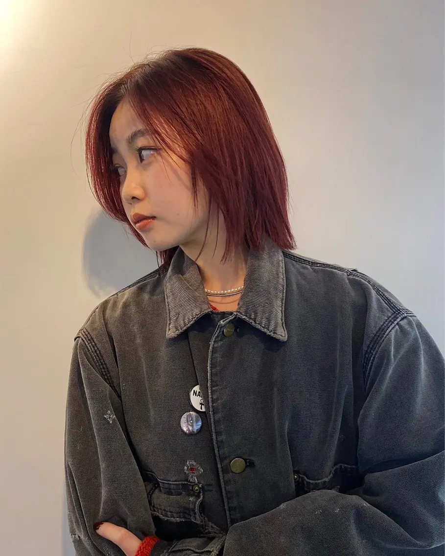 ショート カラー ブリーチ レッドカラー 竹中 彩音のヘアスタイル