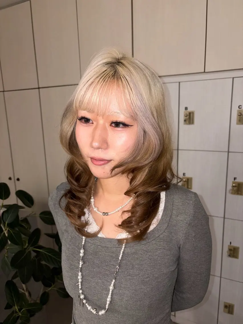 セミロング カラー ヘアカラー Ichika🦋 暖色カラー|ブリーチのヘアスタイル