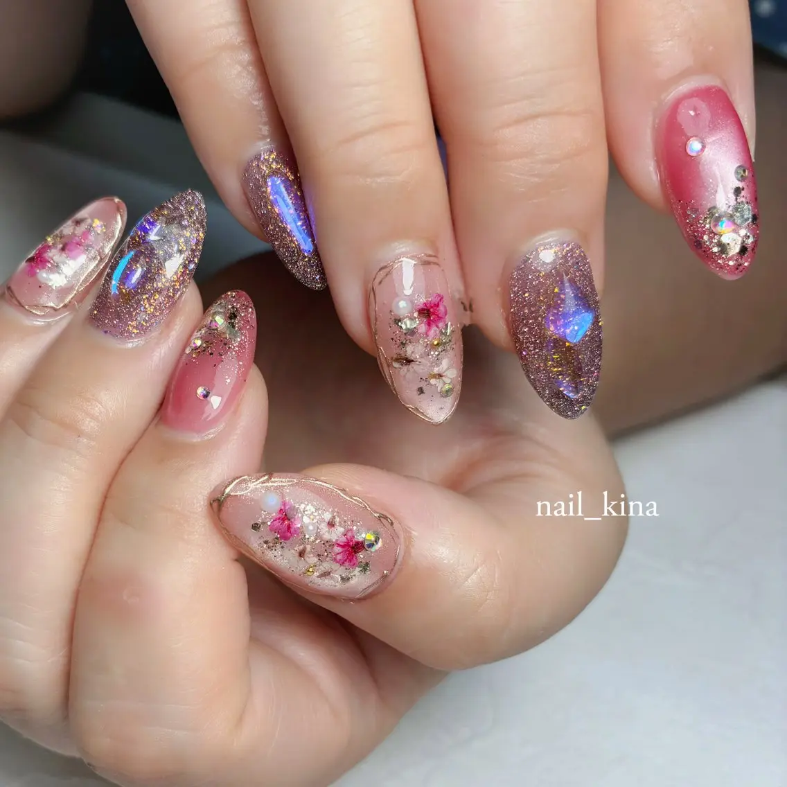 ネイル アートネイル ジェルネイル マグネットネイル パラジェル 夏ネイル ハンドネイル nail_ kinaのネイルデザイン