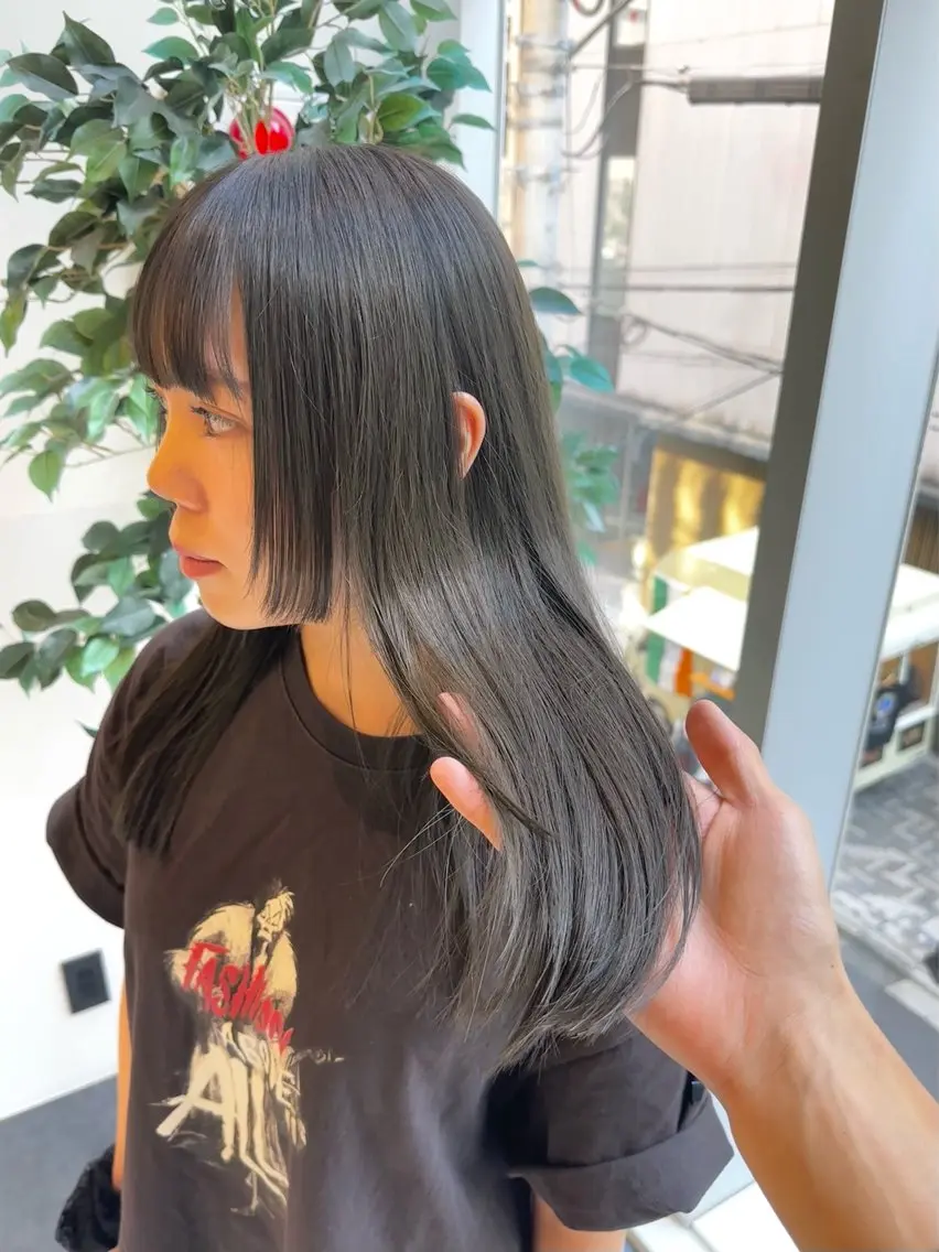 ロング カラー ブリーチ グレージュ ブリーチなしカラー オリーブグレージュ オリーブグレー カット ヘアカラー トリートメント 矢野 晃平のヘアスタイル