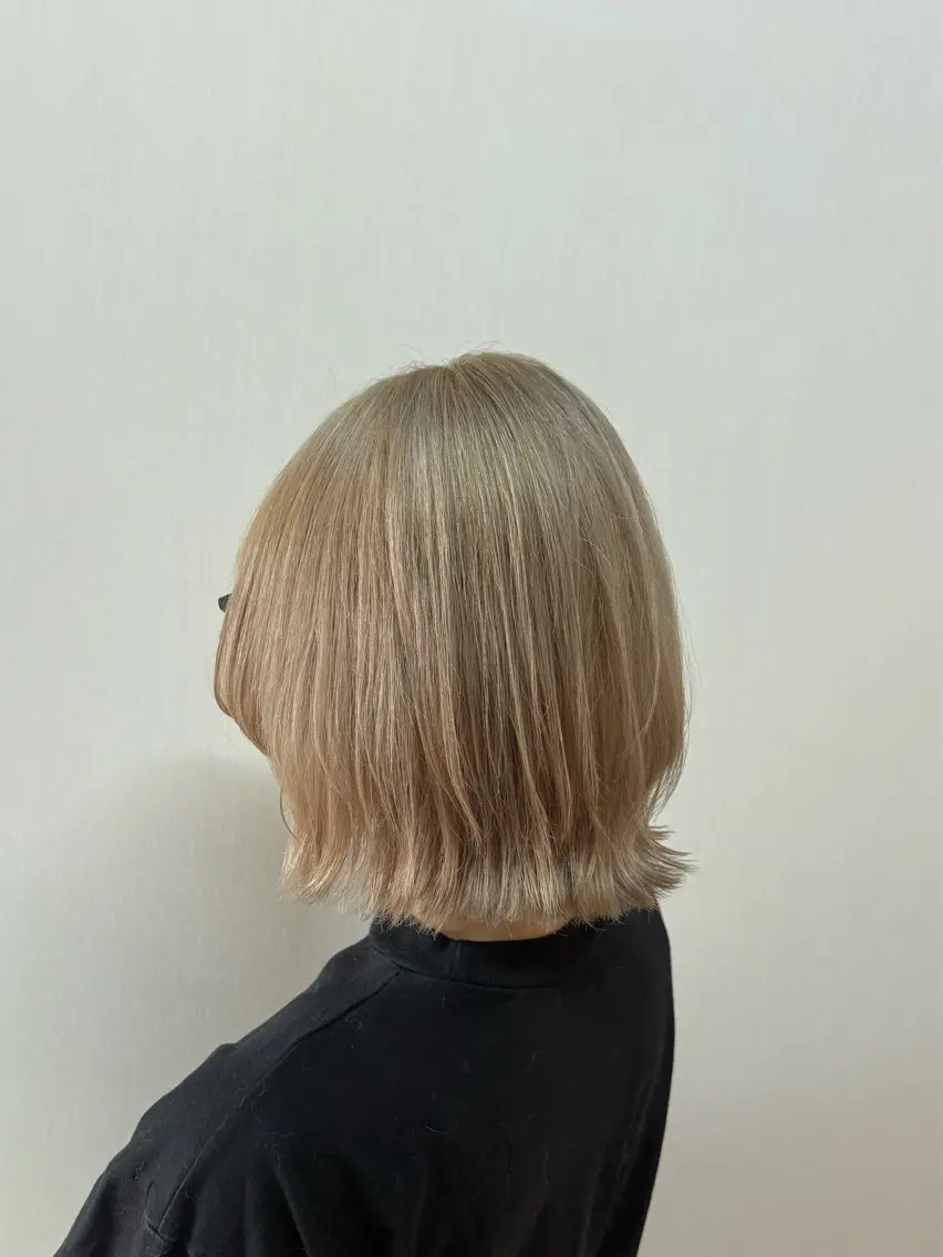 ショート カラー ボブレイヤー ベージュカラー ボブ レイヤーカット カット ヘアカラー トリートメント 似合わせカット/ボブ ナチュラルメンズヘアのヘアスタイル