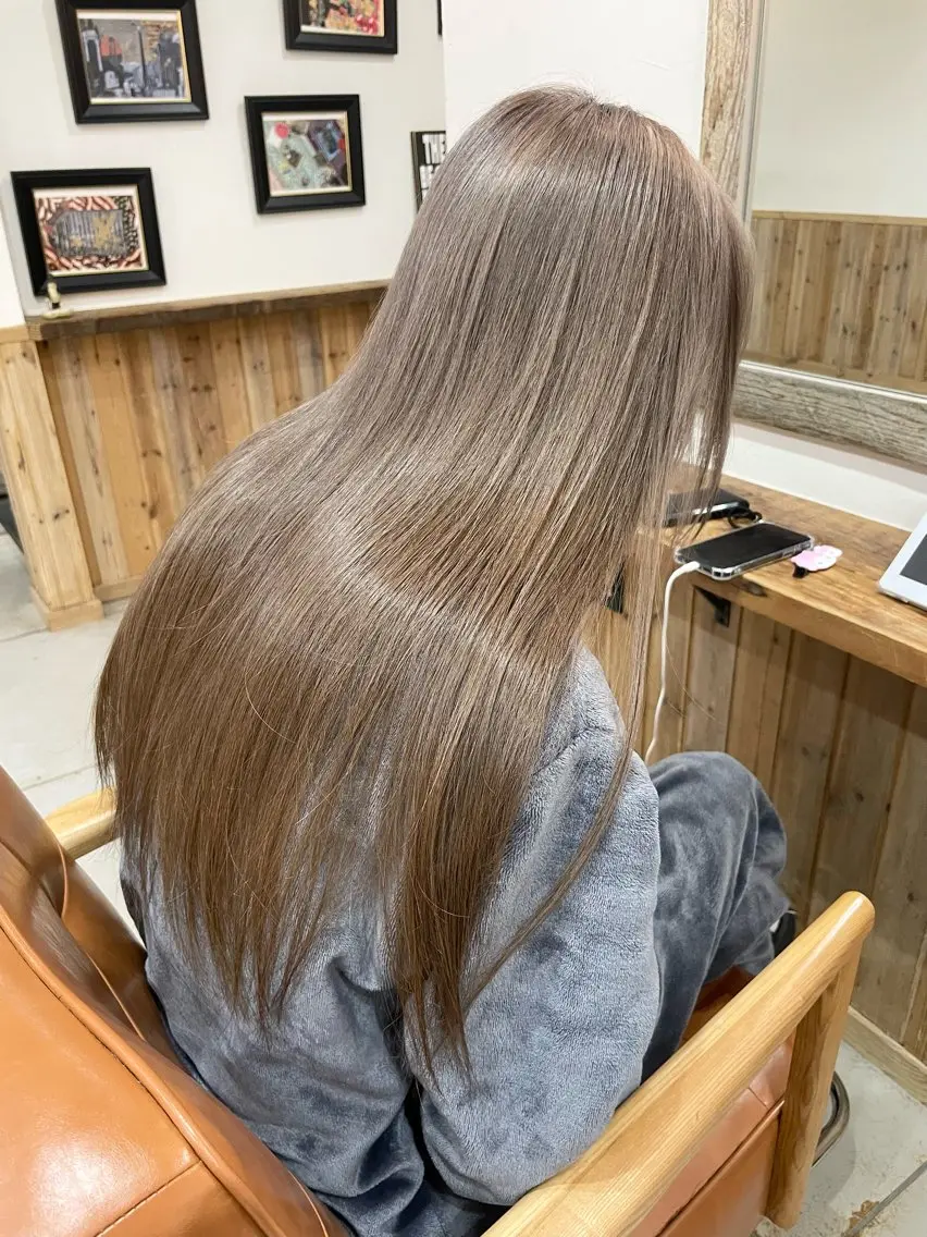ロング カラー グレージュ ミルクティーグレージュ Wカラーレイヤーカ ット⚡️CHIAKIのヘアスタイル
