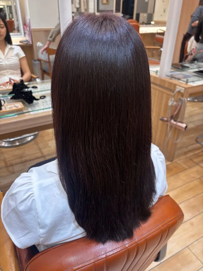 ミディアム カラー レッドカラー 平久保 唯那のヘアスタイル