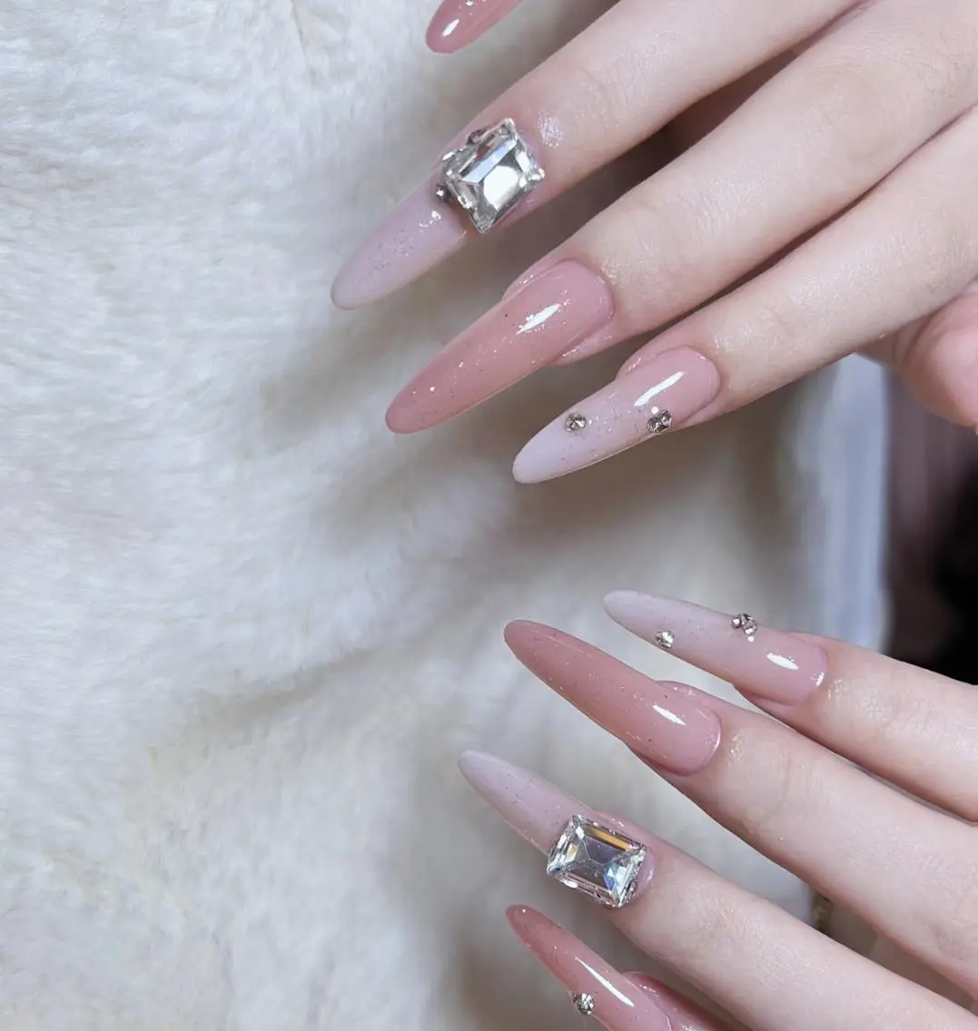 ネイル ハンドネイル Pure&Rich Nailのネイルデザイン