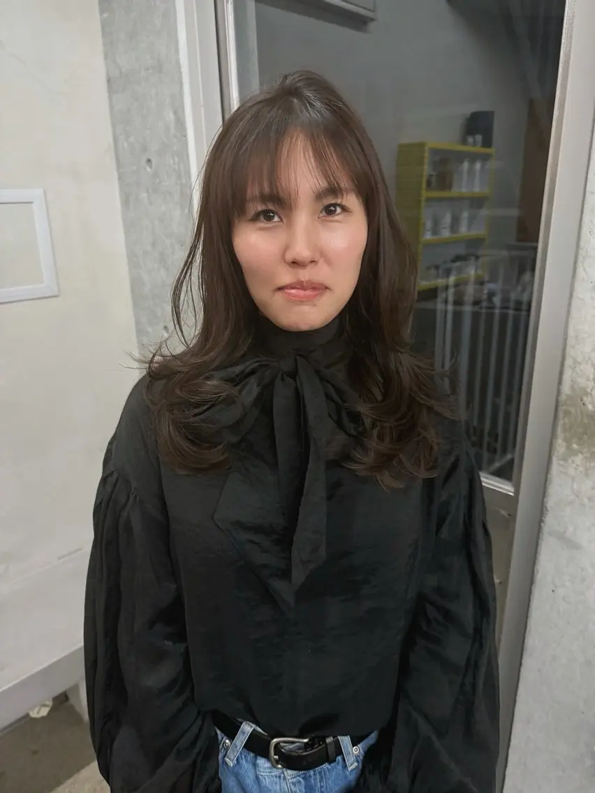 ロング カラー ロングレイヤー アッシュ ベージュカラー ブリーチ 透明感カラー カット ヘアカラー トリートメント 誰より丁寧なカット/ 小林輝/レイヤーのヘアスタイル