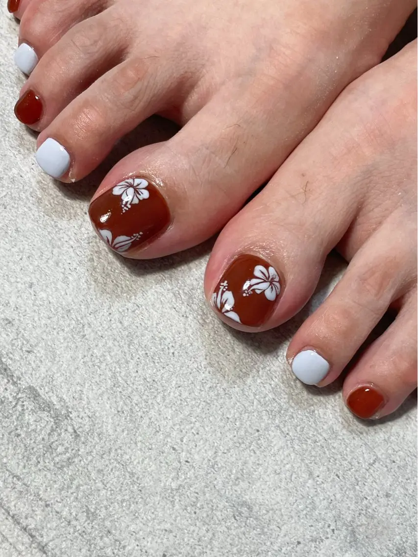 ネイル フットネイル FIORITURA aiのネイルデザイン