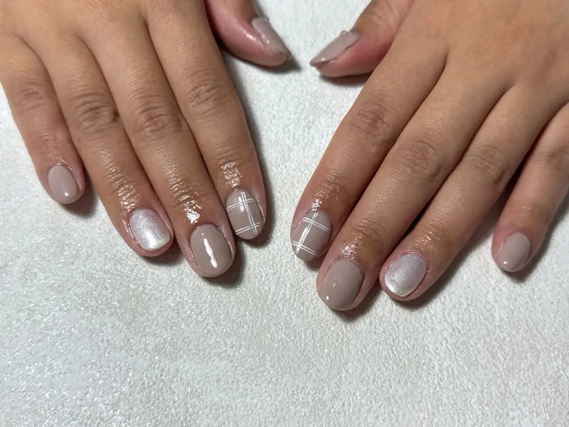 ネイル オーロラネイル フットネイル フレンチネイル ジェルネイル マグネットネイル ハンドネイル mogunail &blowのネイルデザイン