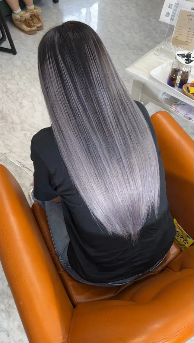 セミロング ヘアカラー MAEDA YUKIのヘアスタイル