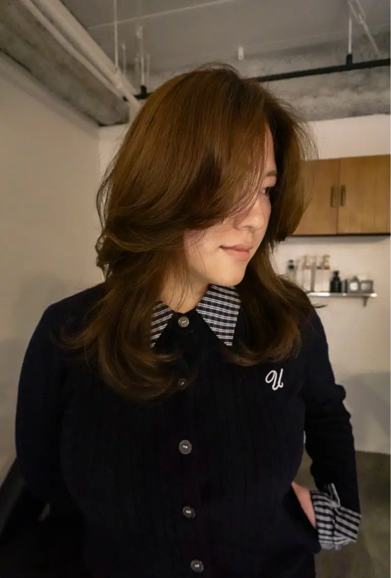 セミロング カラー レイヤーカット ヘアカラー Iwai sのヘアスタイル
