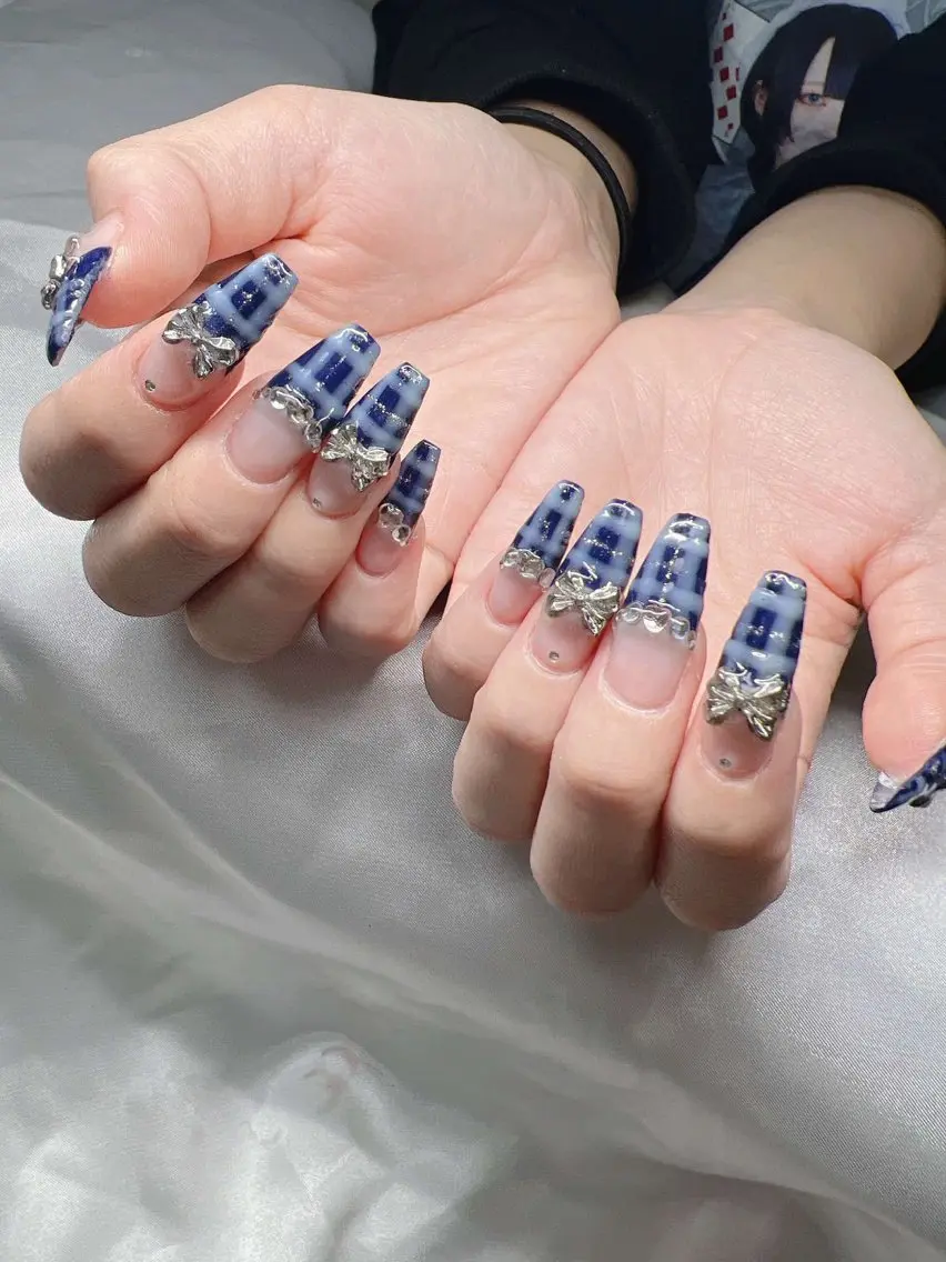 ネイル 長さ出し グラデーション キラキラネイル マグネットネイル ニュアンスネイル ハンドネイル Lee Nails チップ長さだし専門店のネイルデザイン