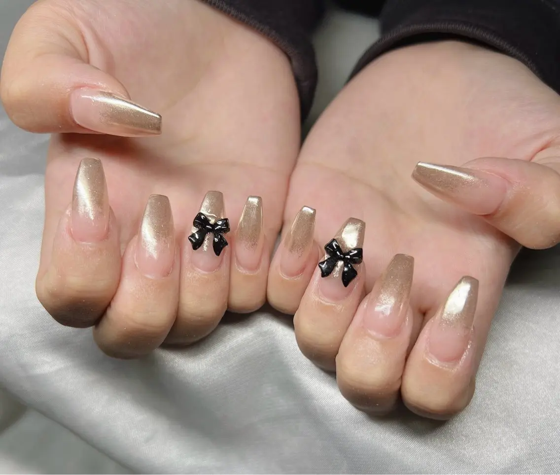ネイル 長さ出し グラデーション 卒業式 キラキラネイル マグネットネイル ハンドネイル Lee Nailsのネイルデザイン