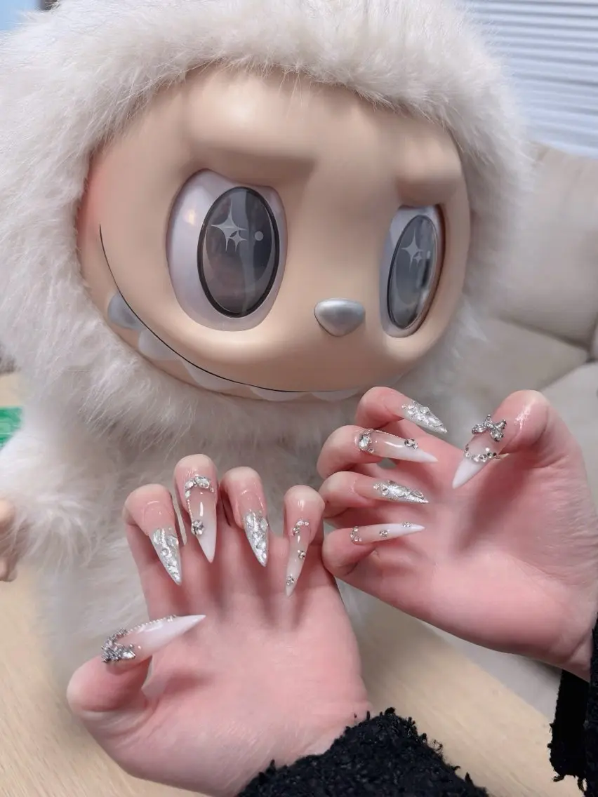 ネイル フレンチネイル ジェルネイル ガラスフレンチ ハロウィン ハート ハンドネイル H.baby Nail Salonのネイルデザイン