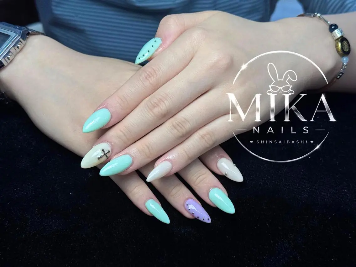 ネイル フレンチネイル 韓国ネイル ロングネイル マグネットネイル 持ち込み ハンドネイル ハンドケア Mika Nails 心斎橋のネイルデザイン