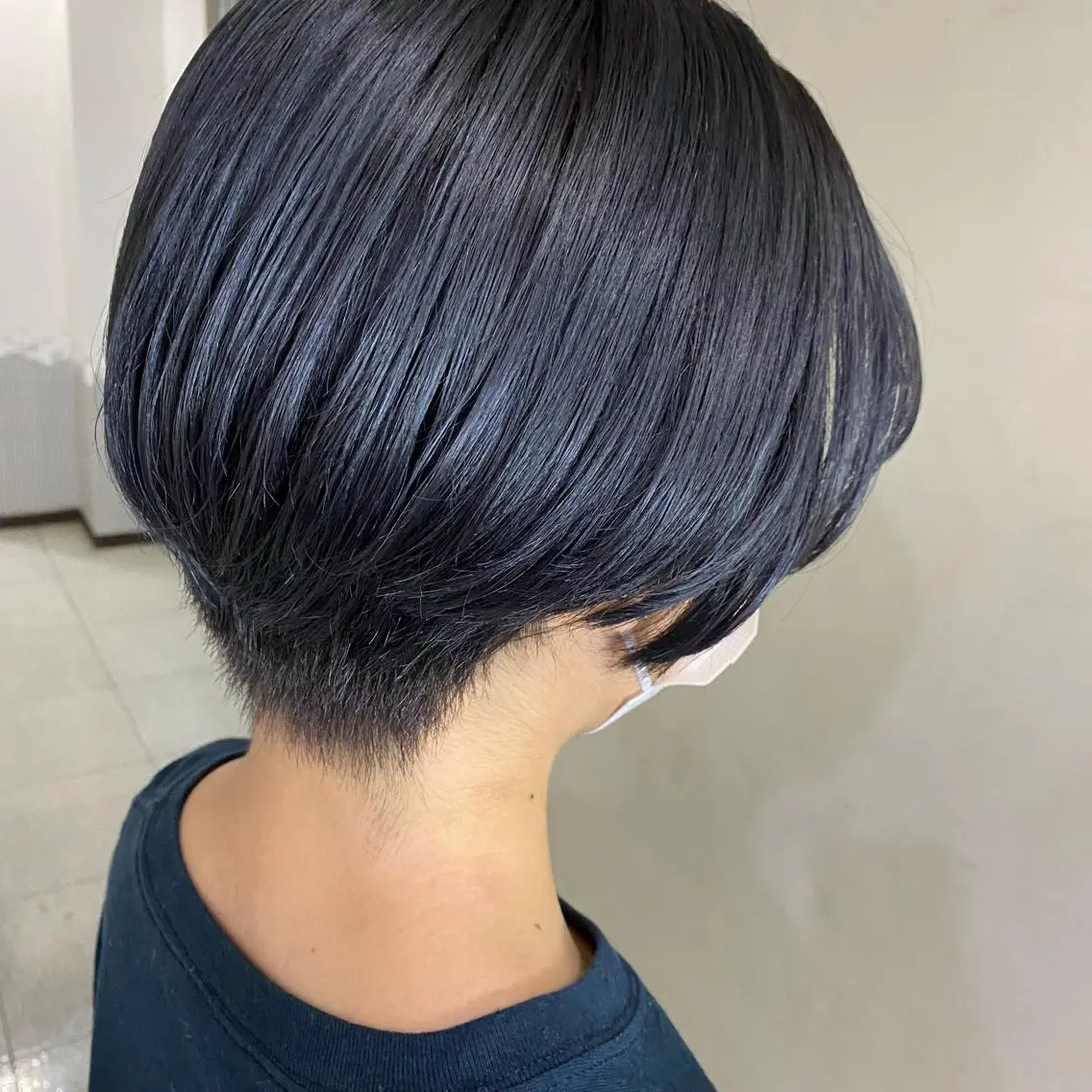 ショート カラー 黒髪 ネイビーカラー 清村 和音のヘアスタイル