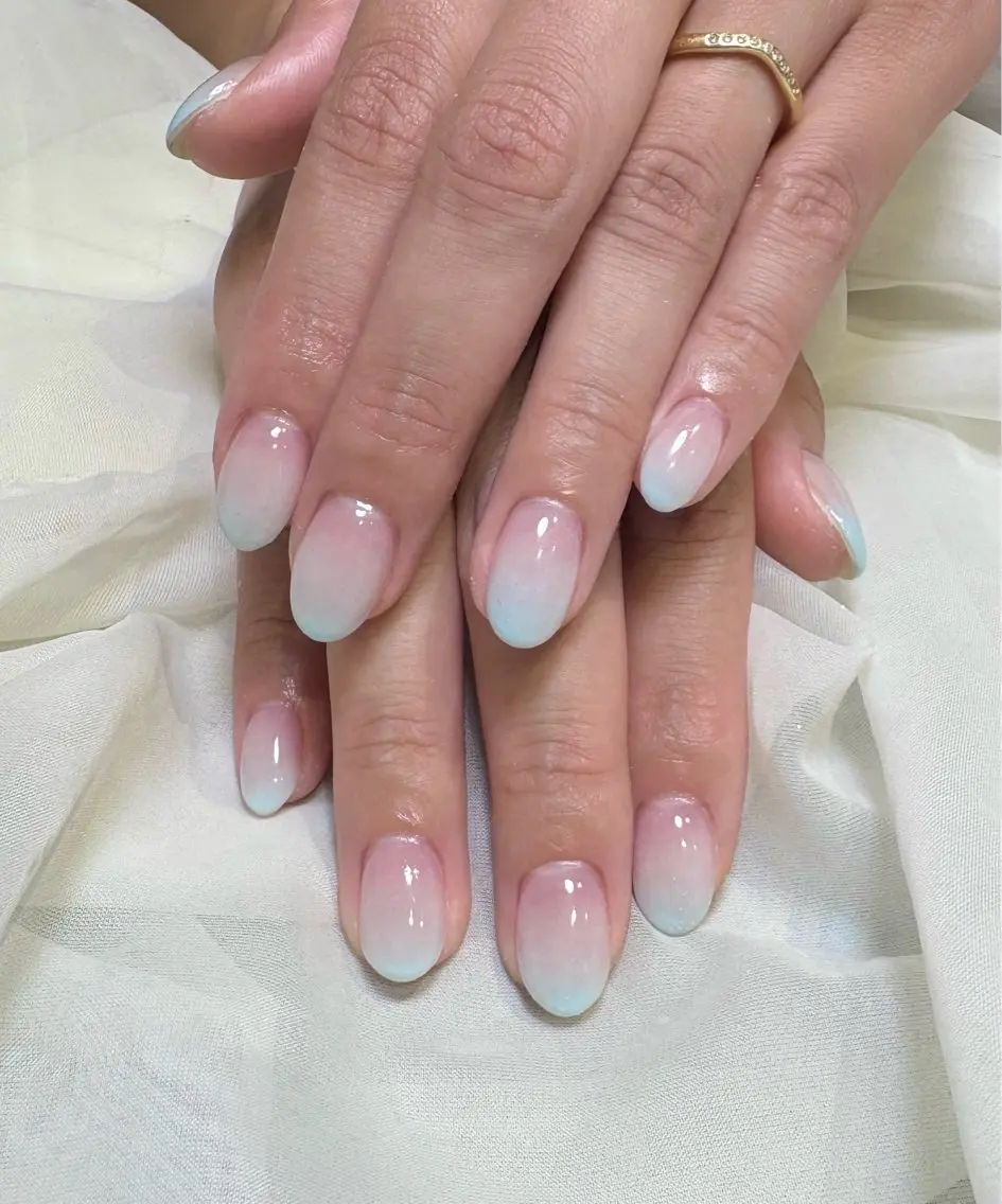 【モデル様募集】🕊️（オフありフィルイン）×グラデーションorグリッター可✨技術向上のため研修ネイリストが担当の写真