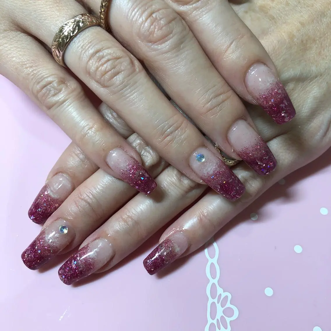 ミディアム ネイル ストーンネイル ハンドネイル 《LB》ラブリエ Nail&eyeのマツエク・マツパデザイン