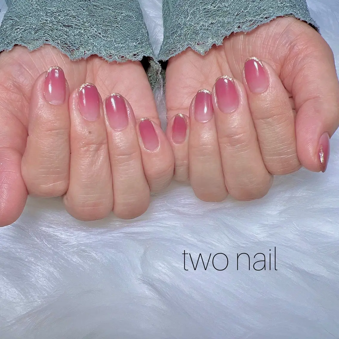 ネイル キラキラネイル ネイルチップ ホワイト ハンドネイル two nailのネイルデザイン