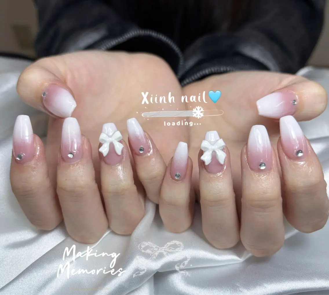 ネイル チークネイル 桜ネイル 長さ出し フットネイル ジェルネイル ハンドネイル XIINH NAIL SALONのネイルデザイン