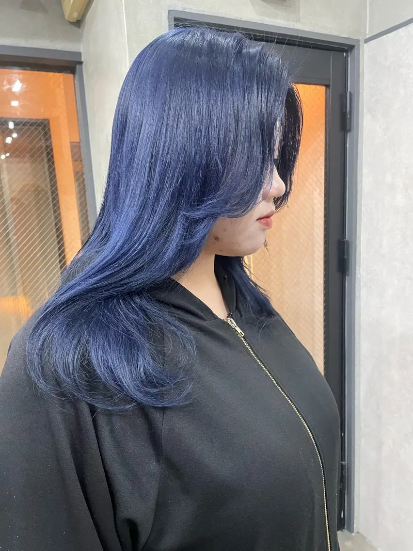 ロング カラー ブルーカラー ネイビーカラー AIRI layer cut hairのヘアスタイル