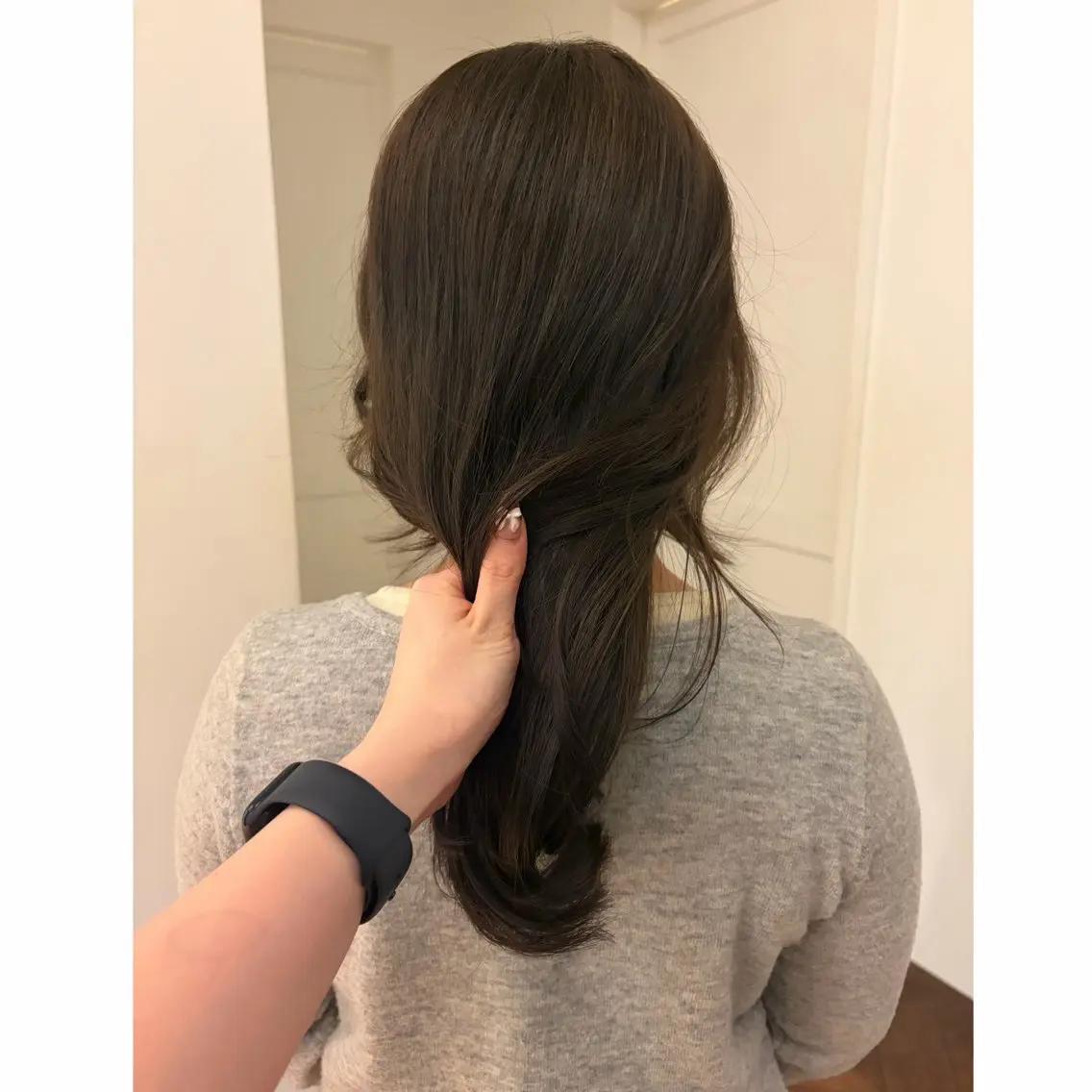 カラー Zina 坂木 美月のヘアスタイル