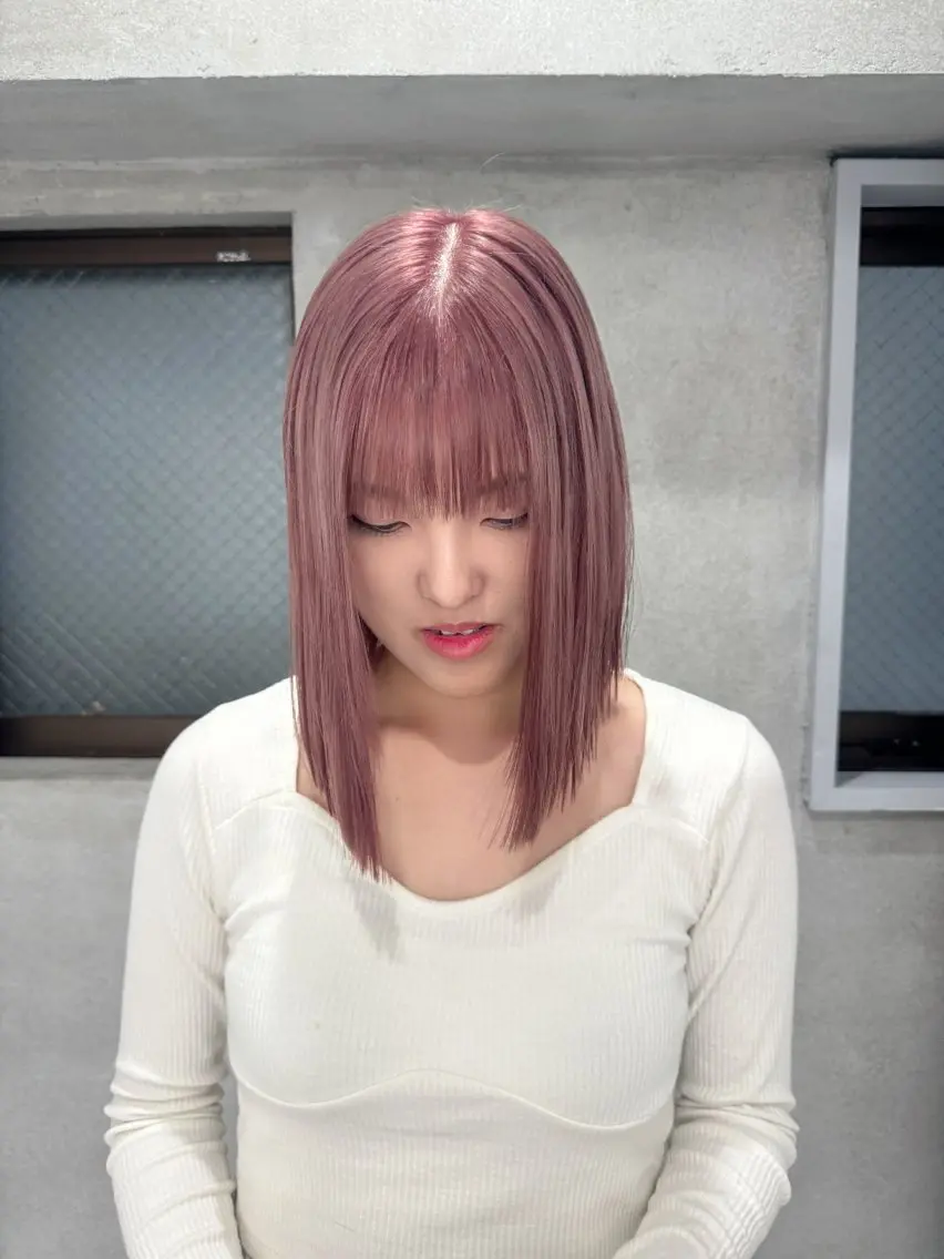 ミディアム ボブ Manami🖤 レイヤー×ハイトーンのヘアスタイル