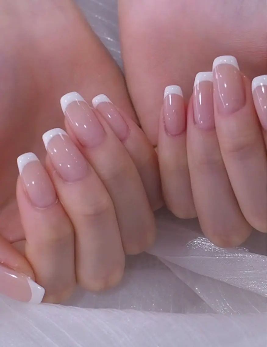 練習モデル特別メンニューハンドネイル✨フレンチ（2カラー無料）·オフ込み✨🌸シート·パーツ４個まで無料⚡️の写真