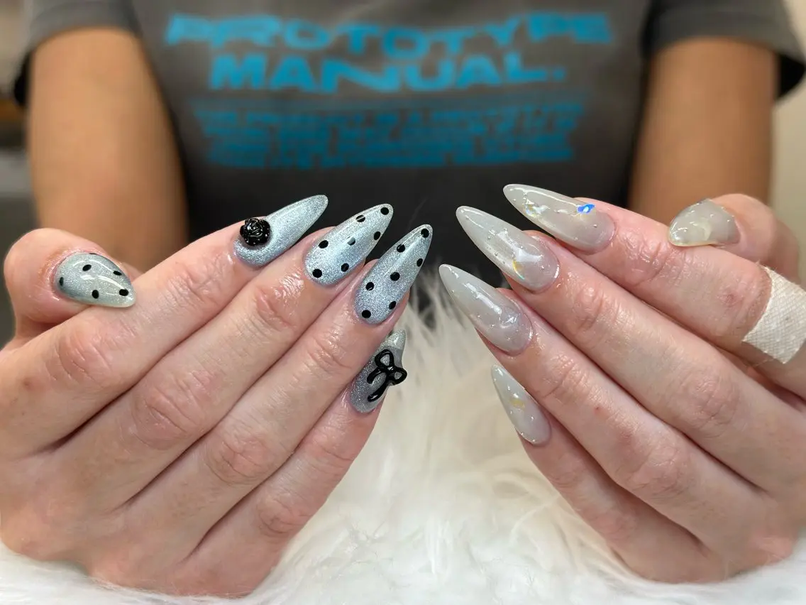 ネイル チークネイル ドット フレンチネイル グラデーション 韓国ネイル ハンドネイル Lisa Nail Salonのネイルデザイン