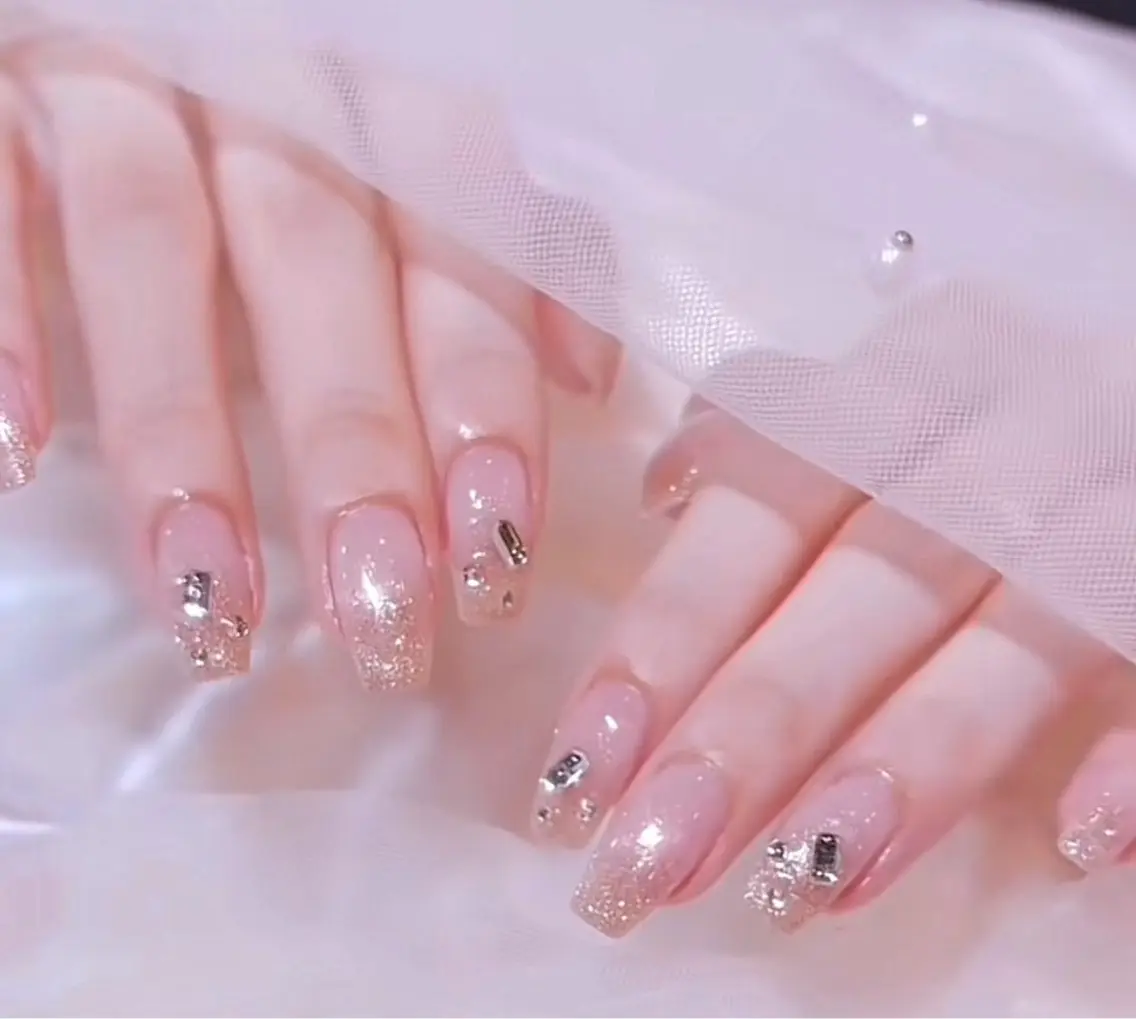 ネイル KARI ネイルサロンのネイルデザイン