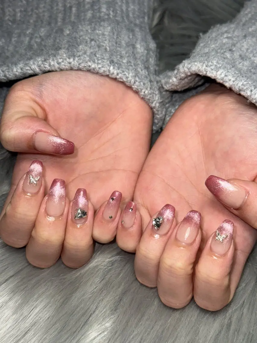 ネイル Momoka 🍑🎀のネイルデザイン