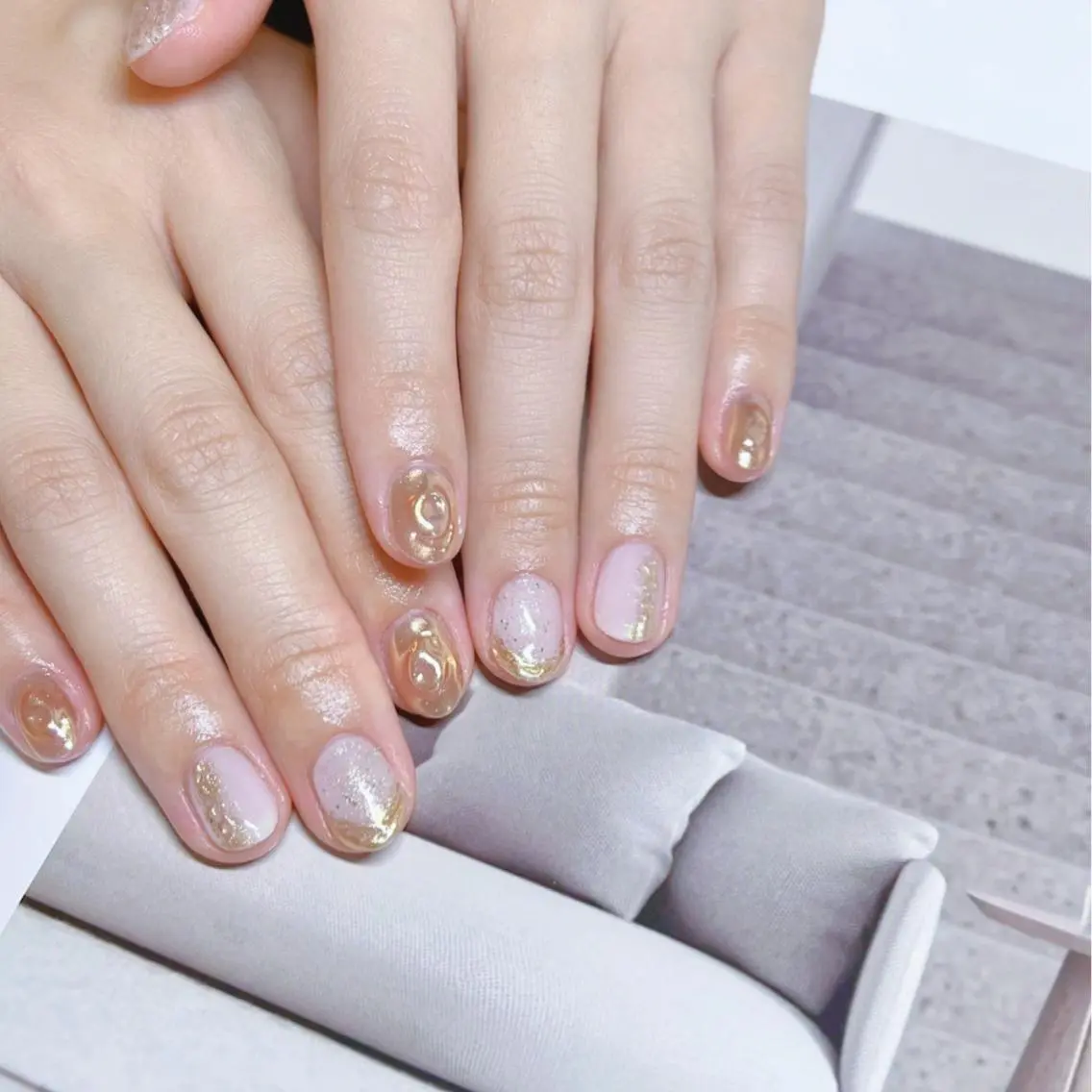ネイル オーロラネイル フットネイル フレンチネイル ジェルネイル 韓国ネイル ハンドネイル ハンドケア 【ENサロン】 Rei🎀Nailのネイルデザイン