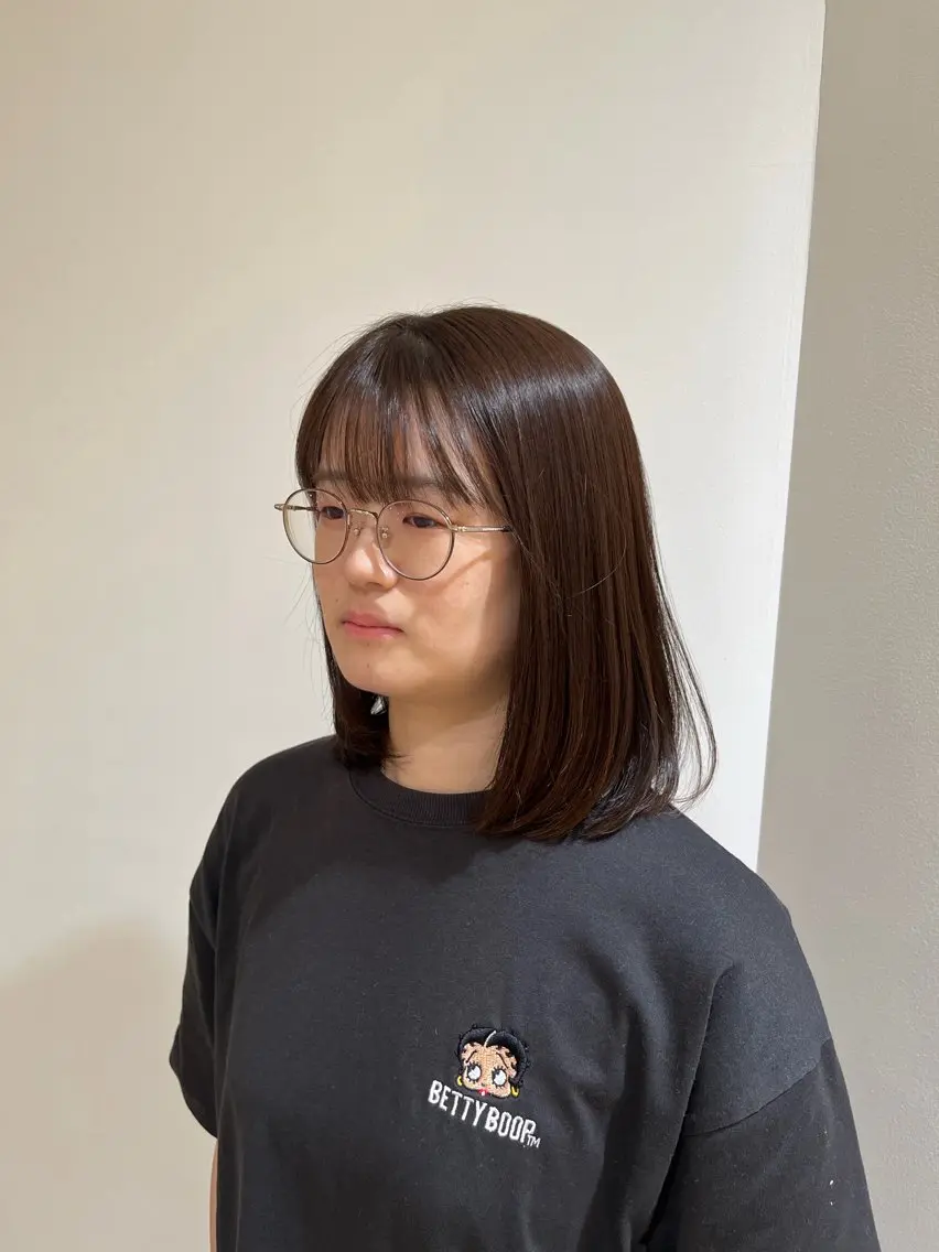ミディアム 海老原 若菜のヘアスタイル