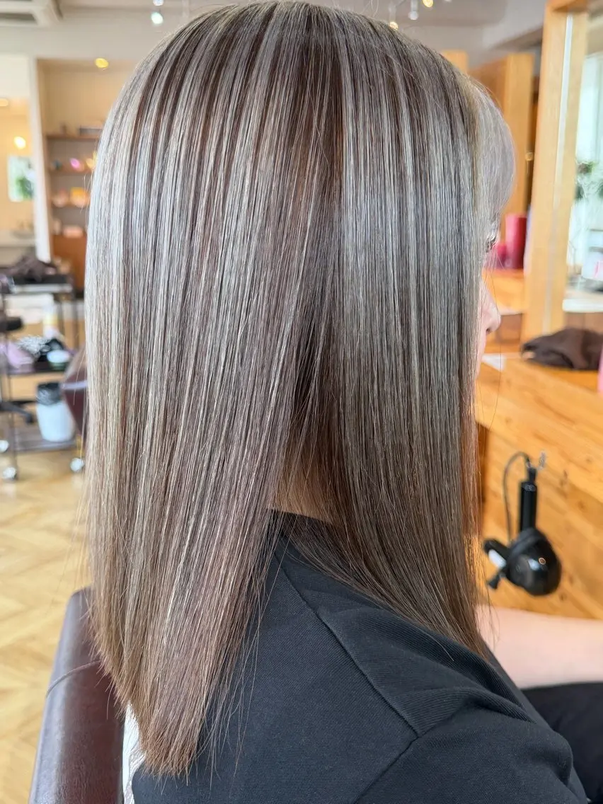 カラー 仲宗根 瑞希のヘアスタイル