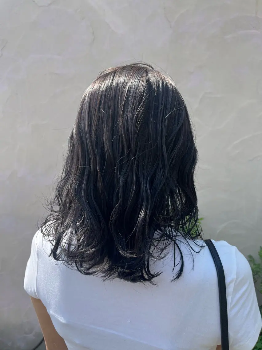 セミロング カット ヘアカラー トリートメント 伊津 綾理彩のヘアスタイル