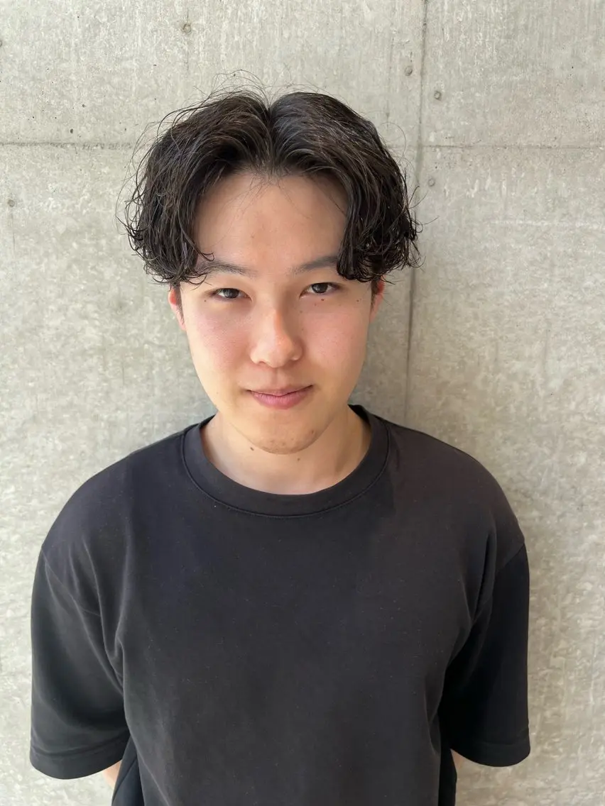 パーマ メンズ センターパート メンズパーマ カット パーマ 吉沢遣人/レイヤー /髪質改善のヘアスタイル