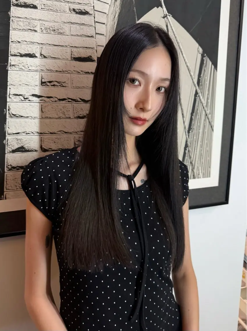 透明感艶カラー ※ロング料金の計算の為ショート、ボブ、ミディアムは上記の値段より少しお安くなりますの写真