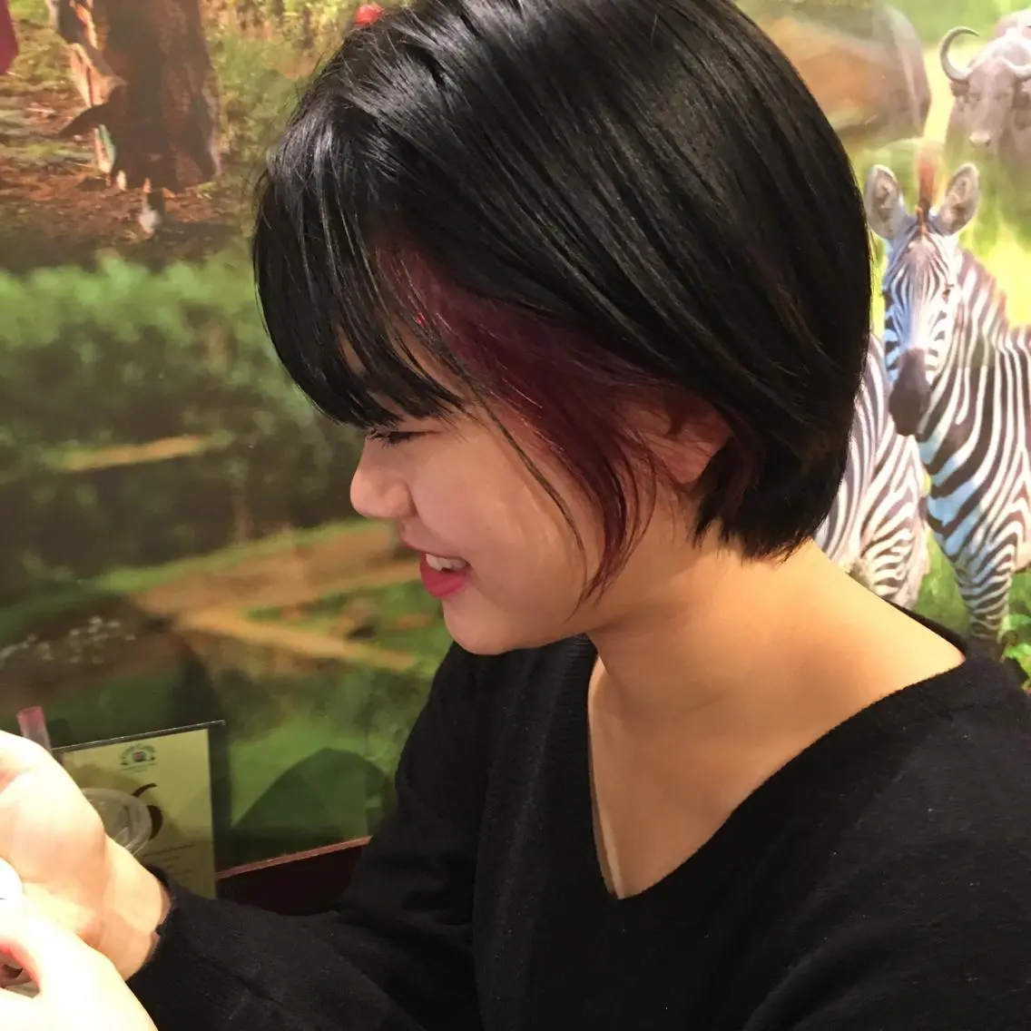 ショート カラー 井上 日菜乃のヘアスタイル