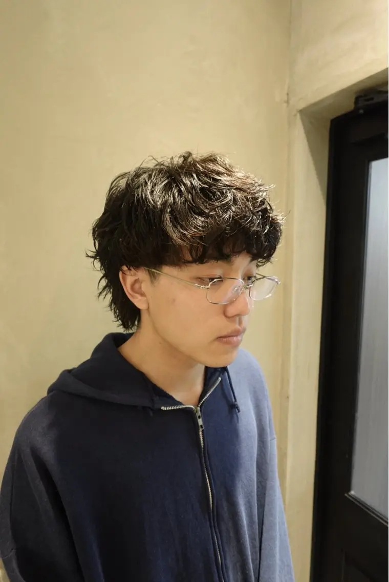 パーマ メンズ メンズパーマ スペインカール ニュアンスパーマ カット パーマ シャドウ/フェザー/ パーマ/新宿/和真のヘアスタイル