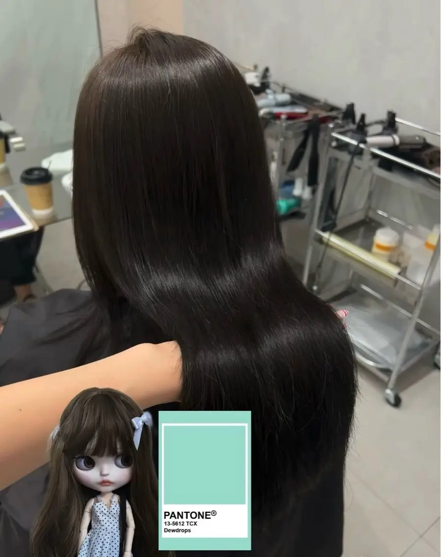 ロング YUNA /栄/透明感カラーのヘアスタイル