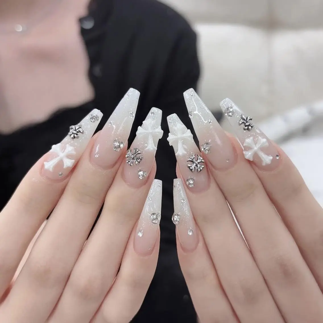 ネイル ハンドネイル ❤️‍🔥長さだし専 門店queensのネイルデザイン