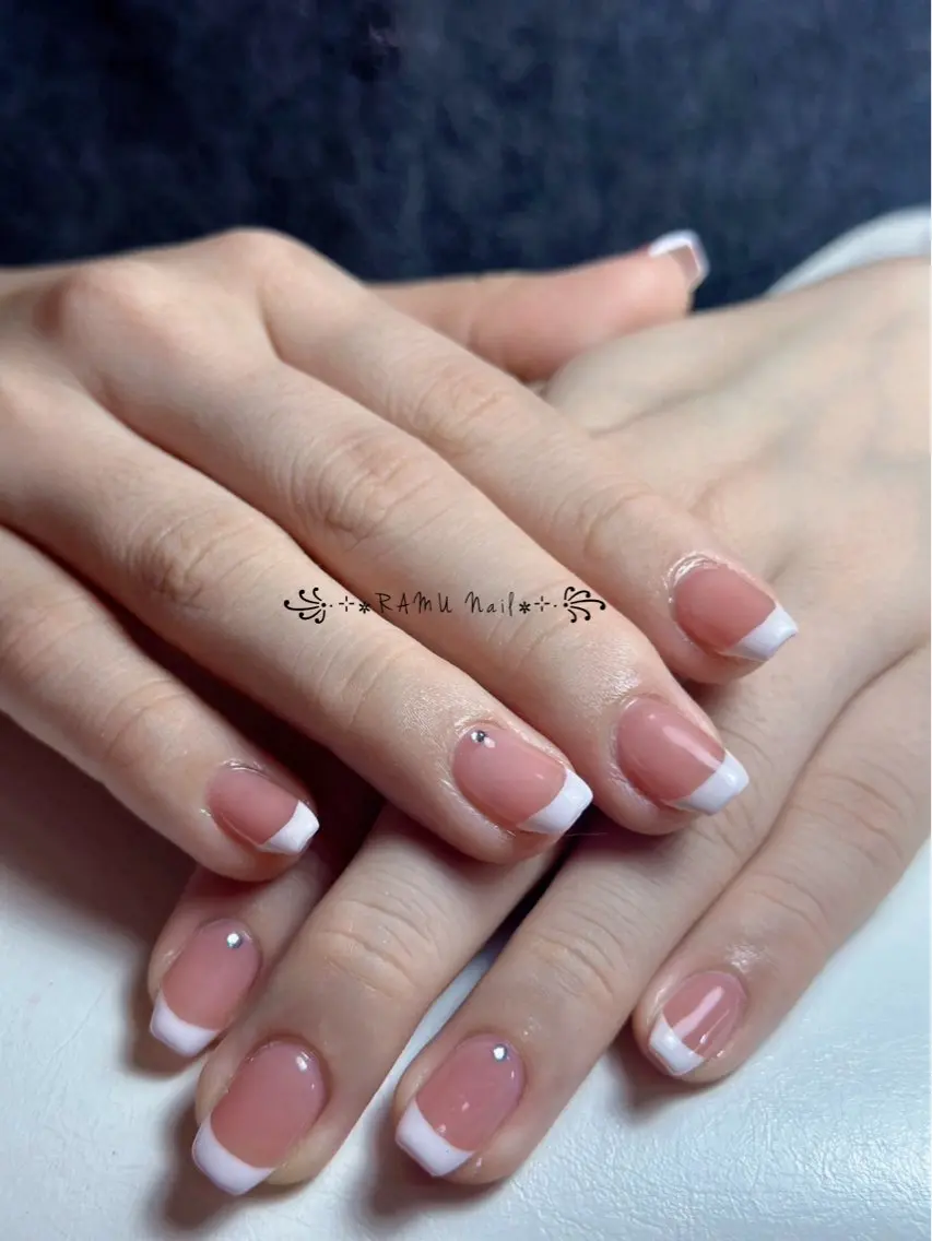 ネイル チークネイル フレンチネイル グラデーション キラキラネイル 韓国ネイル ハンドネイル RAMU Nail 恵比寿店のネイルデザイン